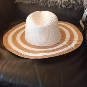 MAGID UPF 50+ Sun Straw Hat